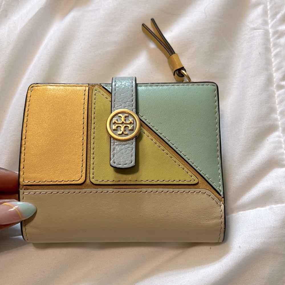 Tory Burch Wallet!